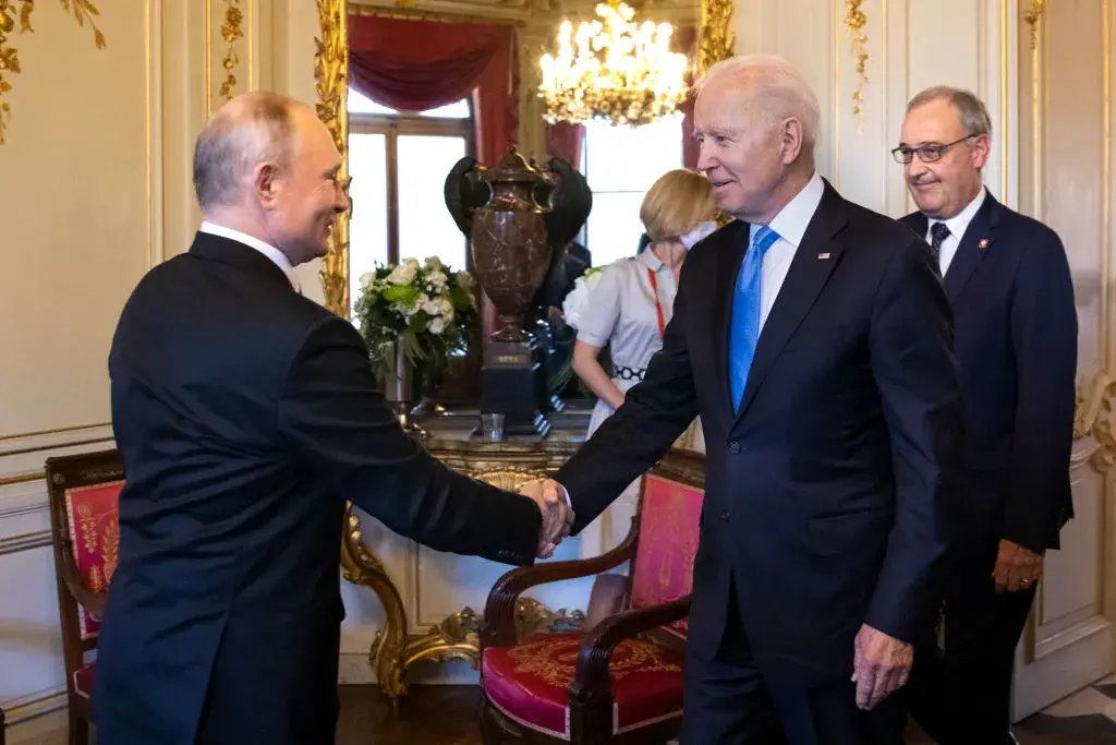 Байдън ще разговаря с Путин след новото предупреждение за война в Украйна