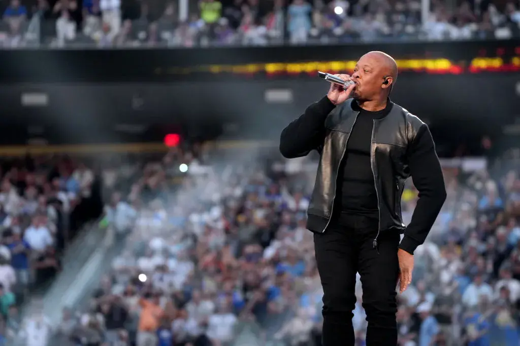 Dre и Snoop Dogg заложиха на класики