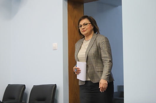 Председателят на БСП Корнелия Нинова побърза да отрече информацията че