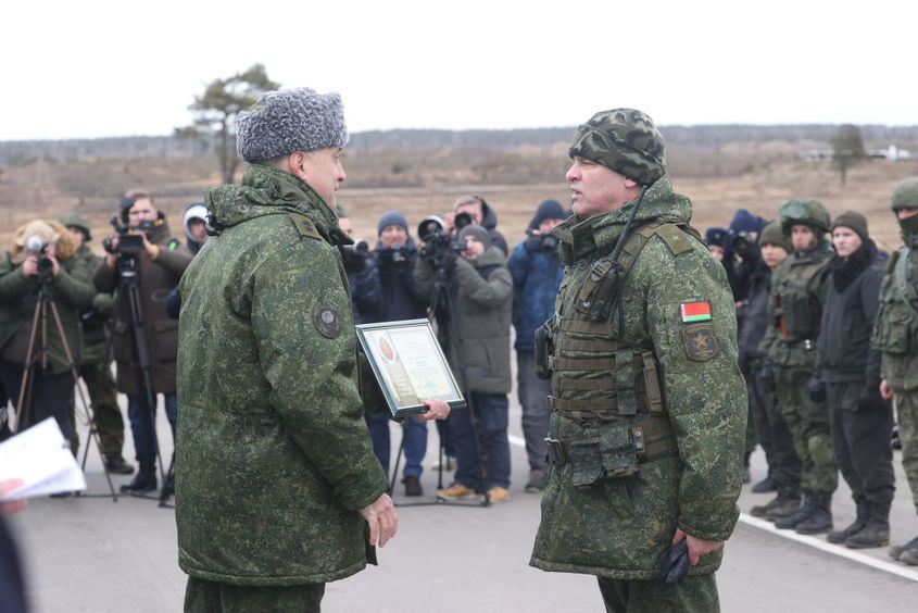 Русия удължи ученията на 30 000 военни в Беларус