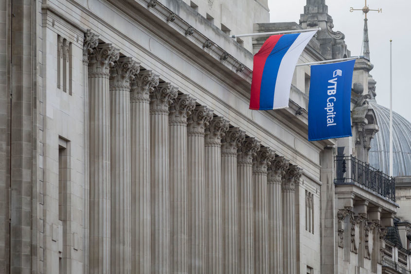 САЩ подготвя пакет от санкции срещу руските ВТБ Банк, Сбербанк, ВЕБ и Газпромбанк