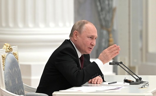 Руският президент Владимир Путин нареди на военните да приведат ядрените