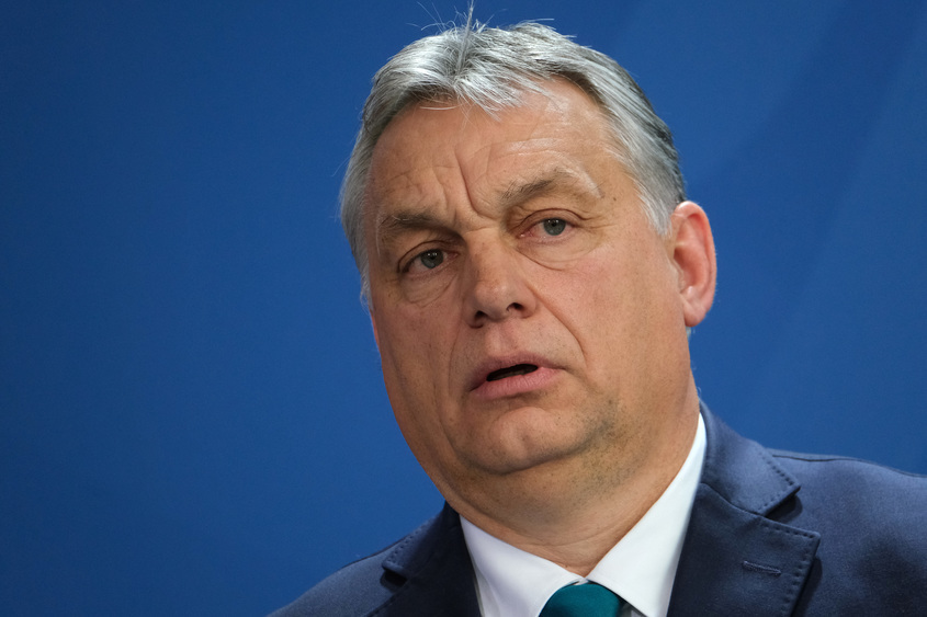 Виктор Орбан ще управлява Унгария с декрети