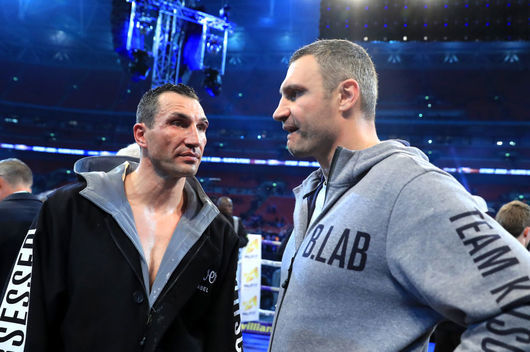 Допреди няколко години братята Кличко се биеха на професионалния боксов