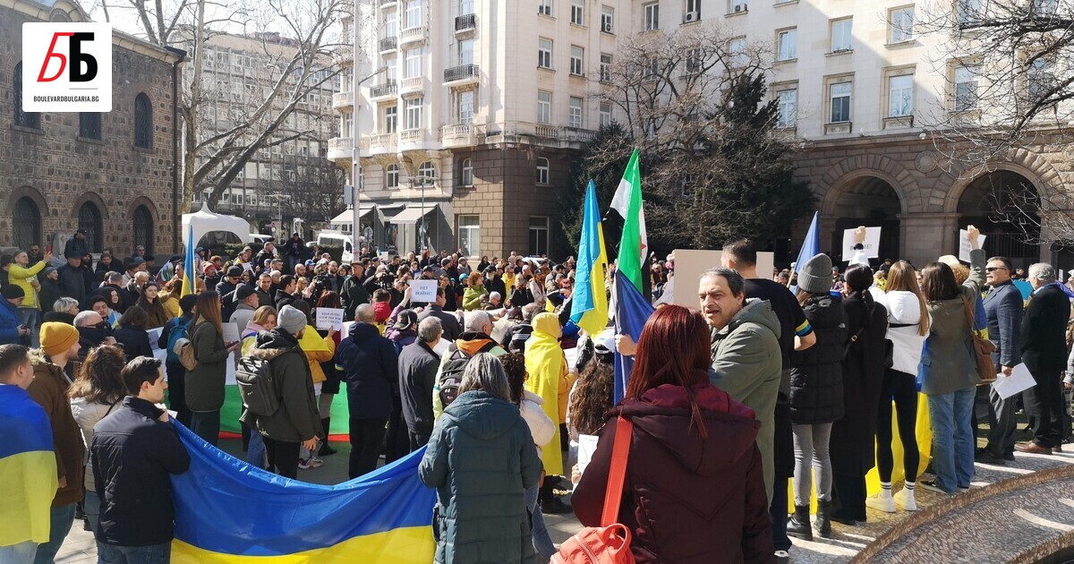 Българи, руски и украински граждани се събраха на няколко протеста