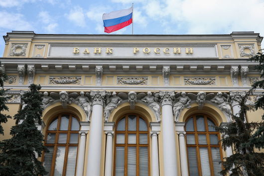 Западът официално обяви изключването на няколко руски банки от SWIFT