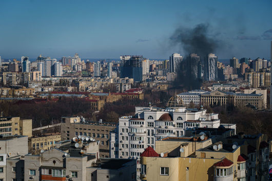 Екокатастрофа заплашва Украйна, Русия порази две нефтобази и газопровод