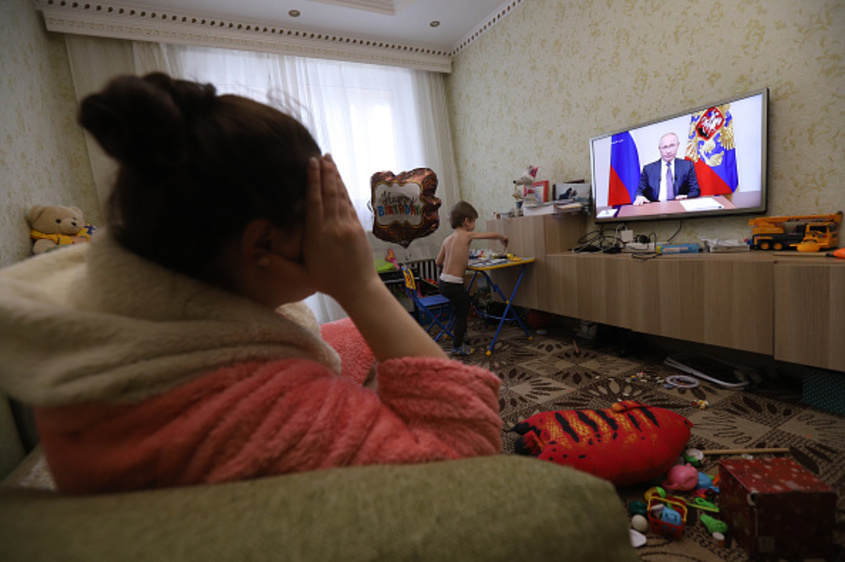 СЕМ блокира две руски телевизии, в Русия закон задължава да се излъчват държавни програми
