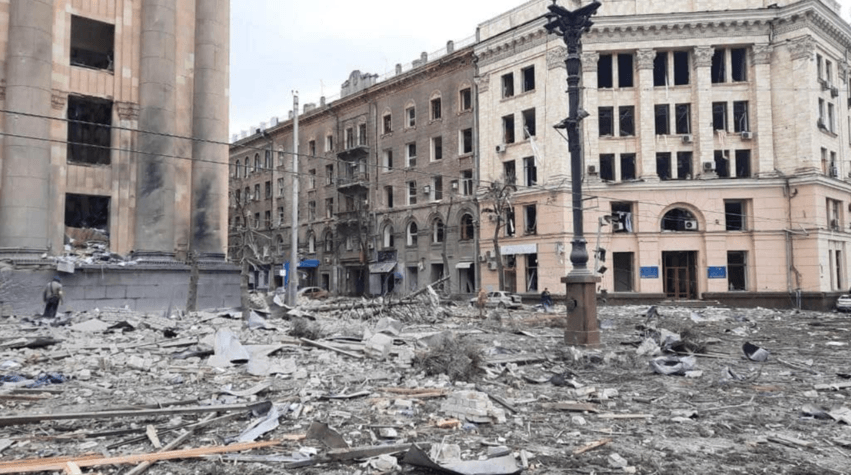 Нов удар по Харков: Руснаците бомбардираха Областната администрация