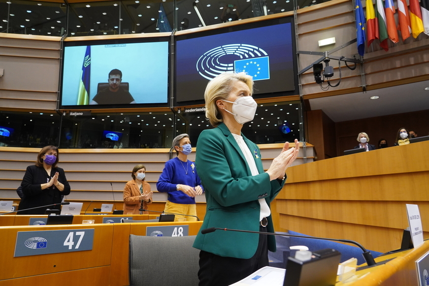 Урсула фон дер Лайен ще посети Киев за среща със Зеленски