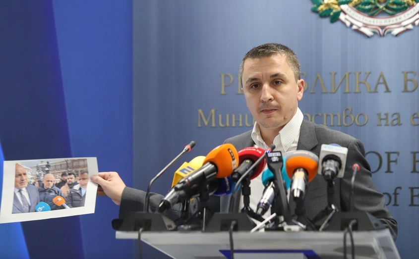 Прокуратурата обвинява бившия министър на енергетиката Александър Николов