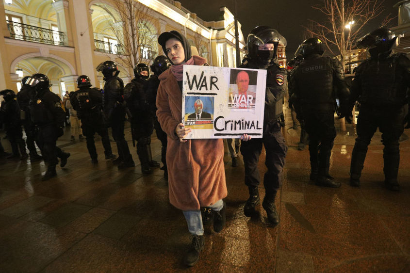 До 15 г. затвор грози руснаците, които са против позицията на Кремъл за войната в Украйна