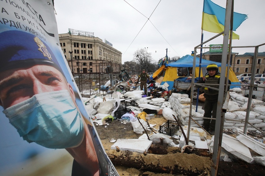 Украйна отблъсква атаката край Харков, започва евакуация на Мариупол