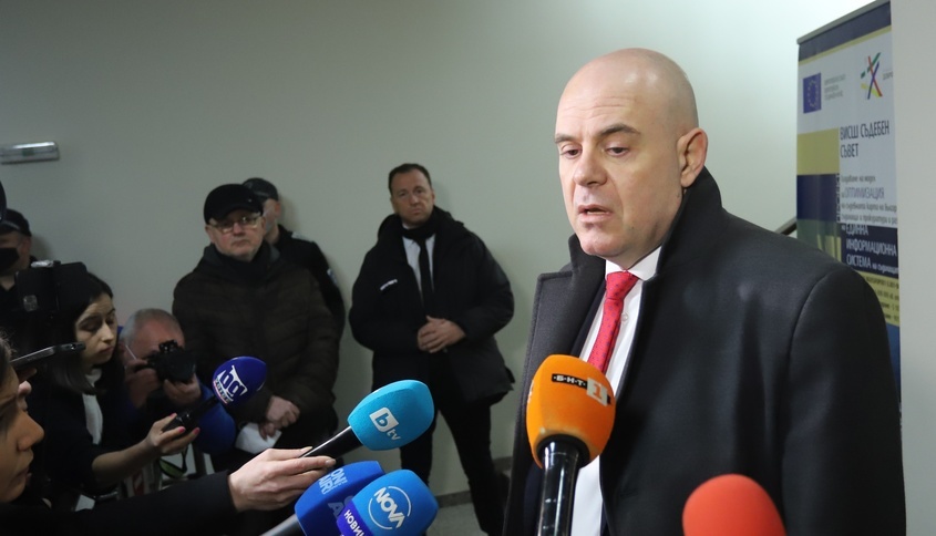 ВСС отложи дебата за отстраняването на Гешев