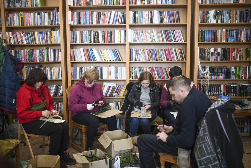Книгите са новите щитове: Библиотеките в Украйна се превръщат в бомбоубежища