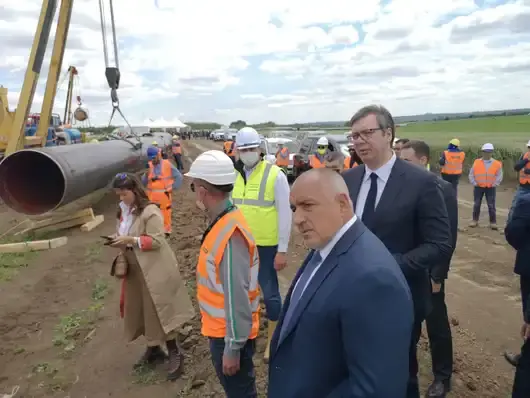 Джиповете на "Аркад": Как строителите на "Балкански поток" са раздали коли на МОСВ и "Булгартрансгаз"