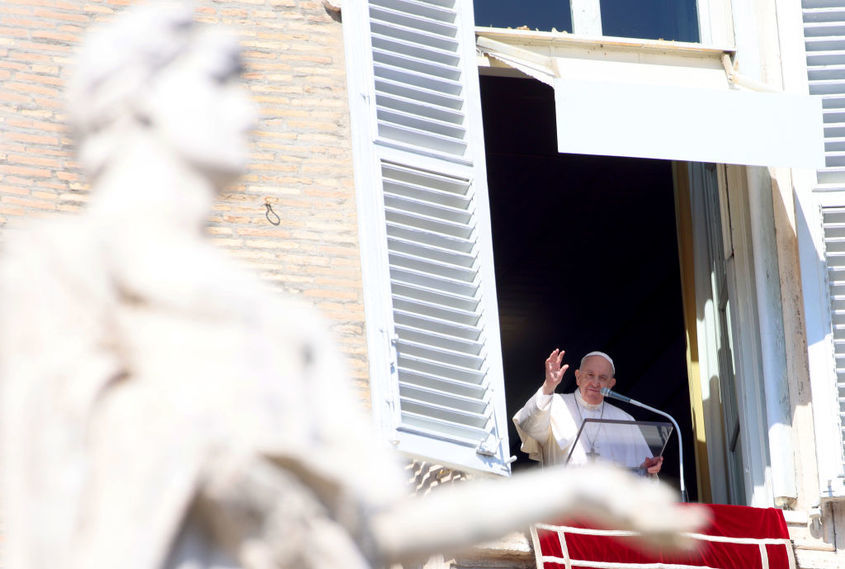 Папа Франциск с революция във Ватикана: Ще изместят ли жените кардиналите?
