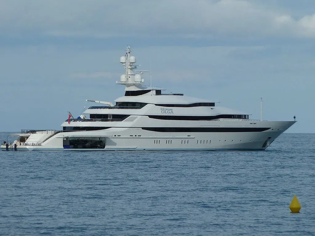 Франция запорира активи на стойност 850 милиона евро от руски олигарси