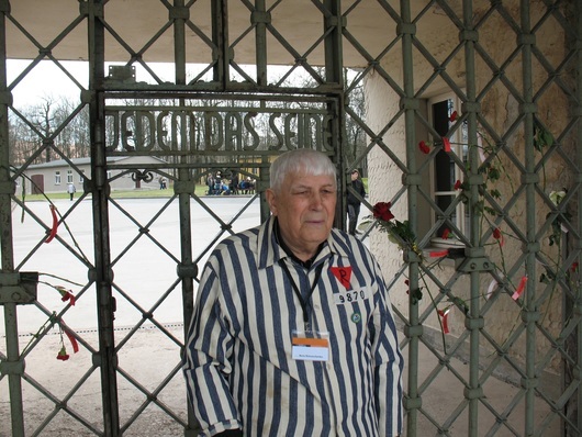 Възрастен мъж от Украйна който е сред оцелелите от Холокостта