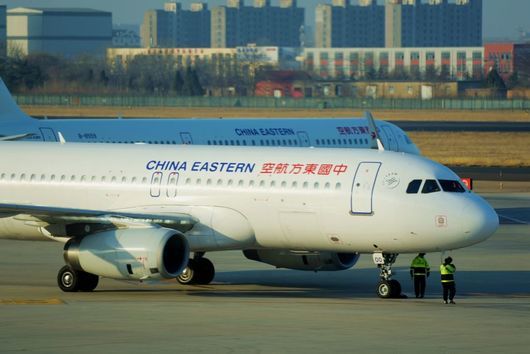 Пътническият самолет Boeing 737 800 излита от летището в Кунмин Южен