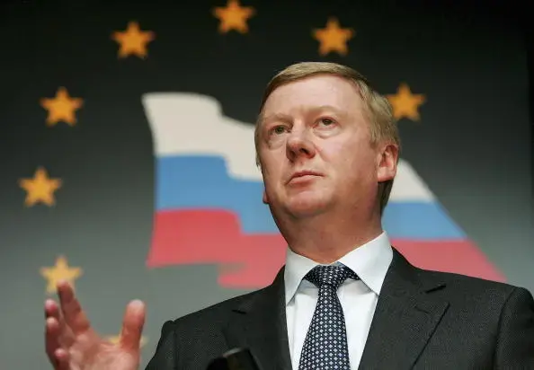 Чубайс, който пръв назначи Путин в Кремъл, подаде оставка и напусна Русия 