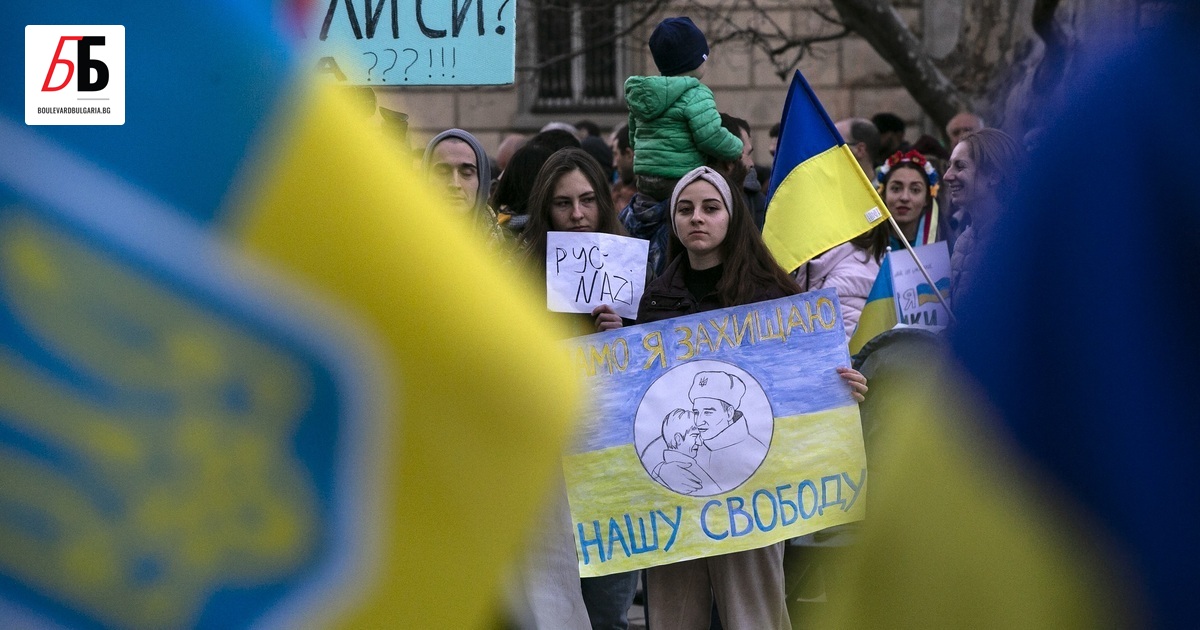 На площад Александър Батенберг в София започна концерт в подкрепа