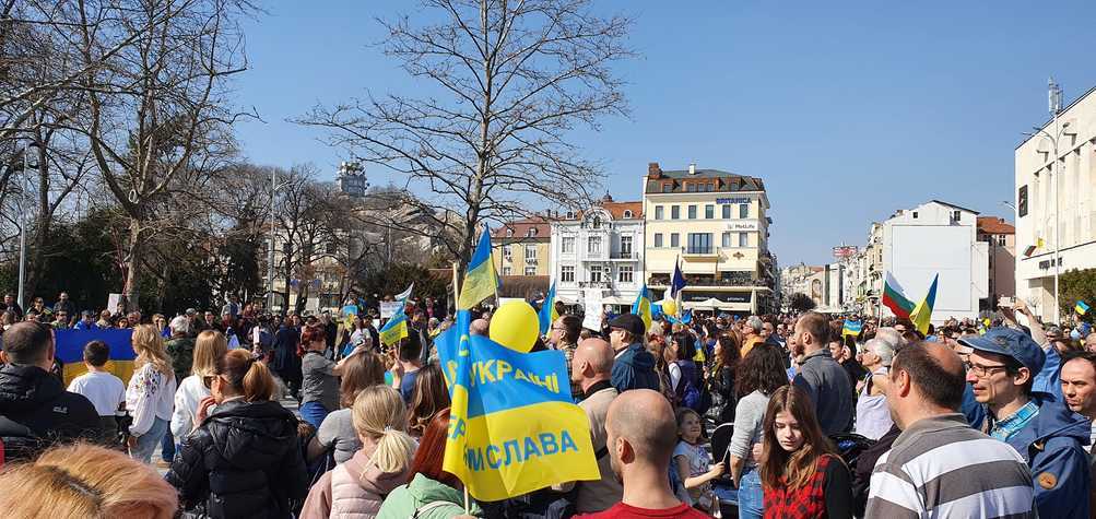Пловдив, Варна и Бургас излязоха на шествия в подкрепа на Украйна