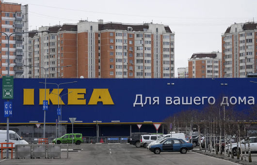 Не е само "Дядя Ваня": Руснаци копират IKEA с "Идея" и искат да продават прах за пране "Audi"