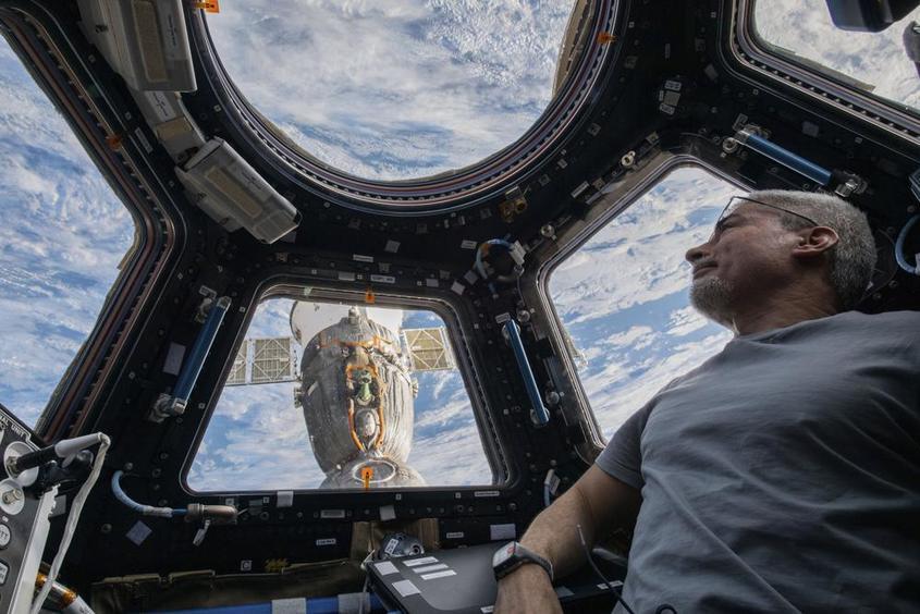 Астронавтът Марк Ванде Хей се върна на Земята със "Союз" въпреки заплахите на Рогозин