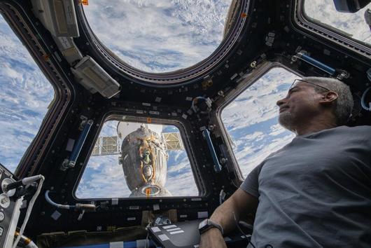 Американският астронавт Марк Ванде Хей се приземи успешно след историческа