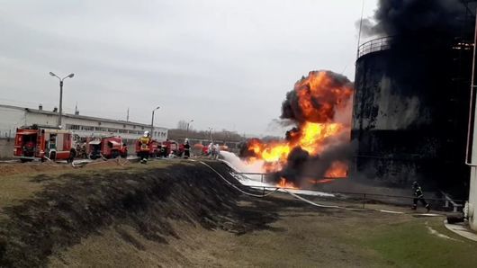 Киев прехвърли на Москва отговорността за пожара в петролната база в Белгород