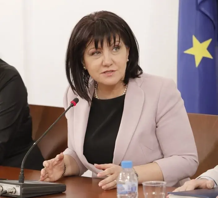 Цвета Караянчева може да изгуби поста си 