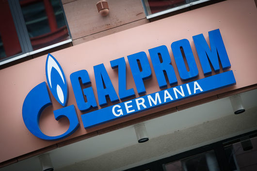 "Газпром" спря малка част и от газа за Германия - Shell отказа да плаща в рубли 