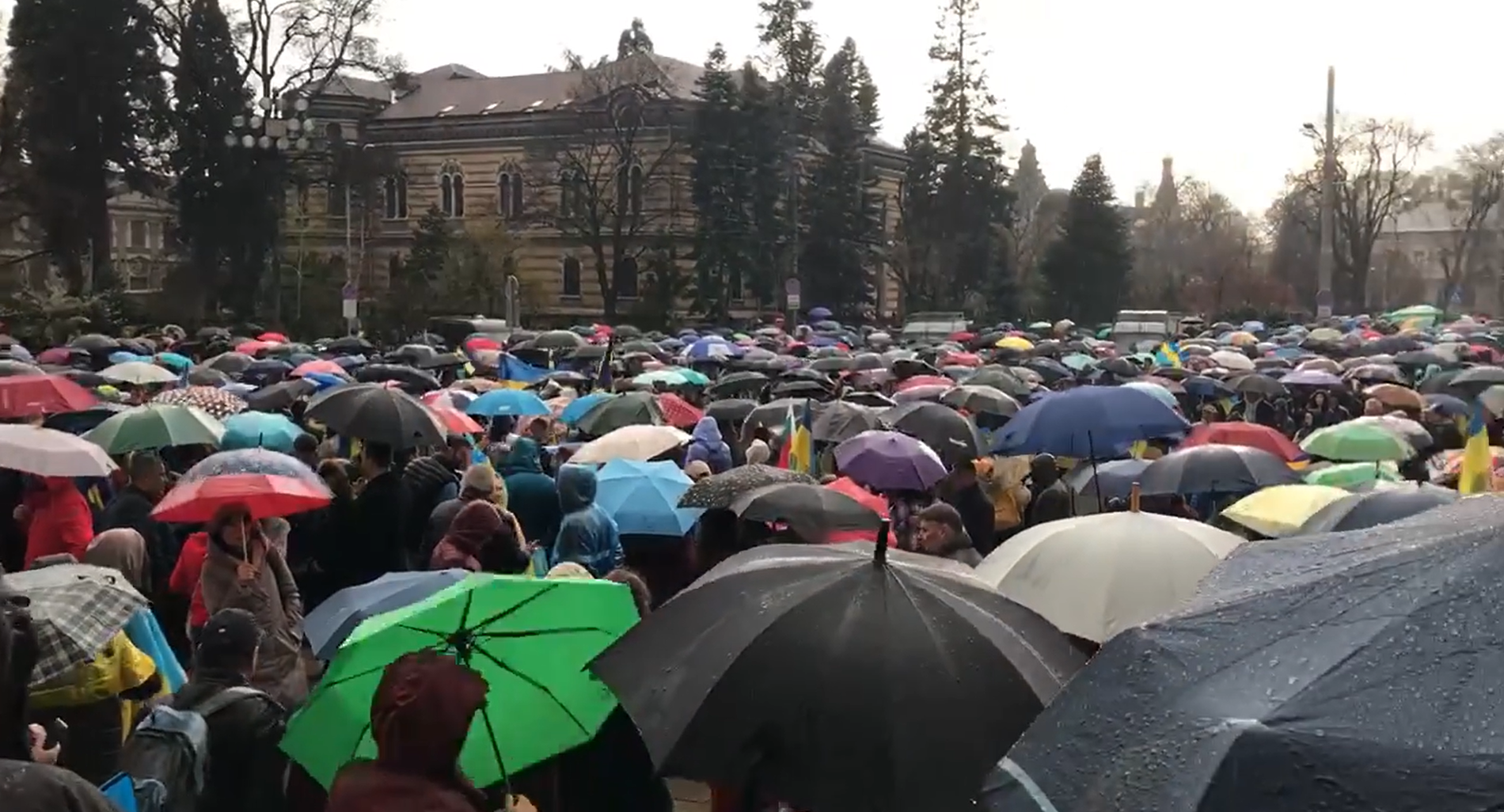 Множество души се събраха на площад Александър Невски на шествие