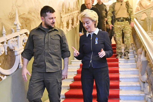 Председателят на ЕК Урсула фон дер Лайен която посети Киев