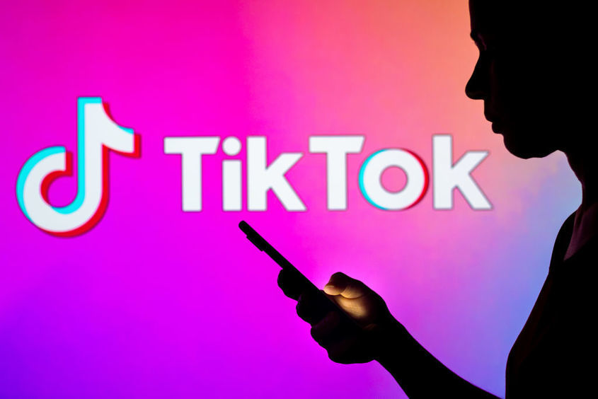 САЩ разследват TikTok заради материали със сексуално съдържание с деца