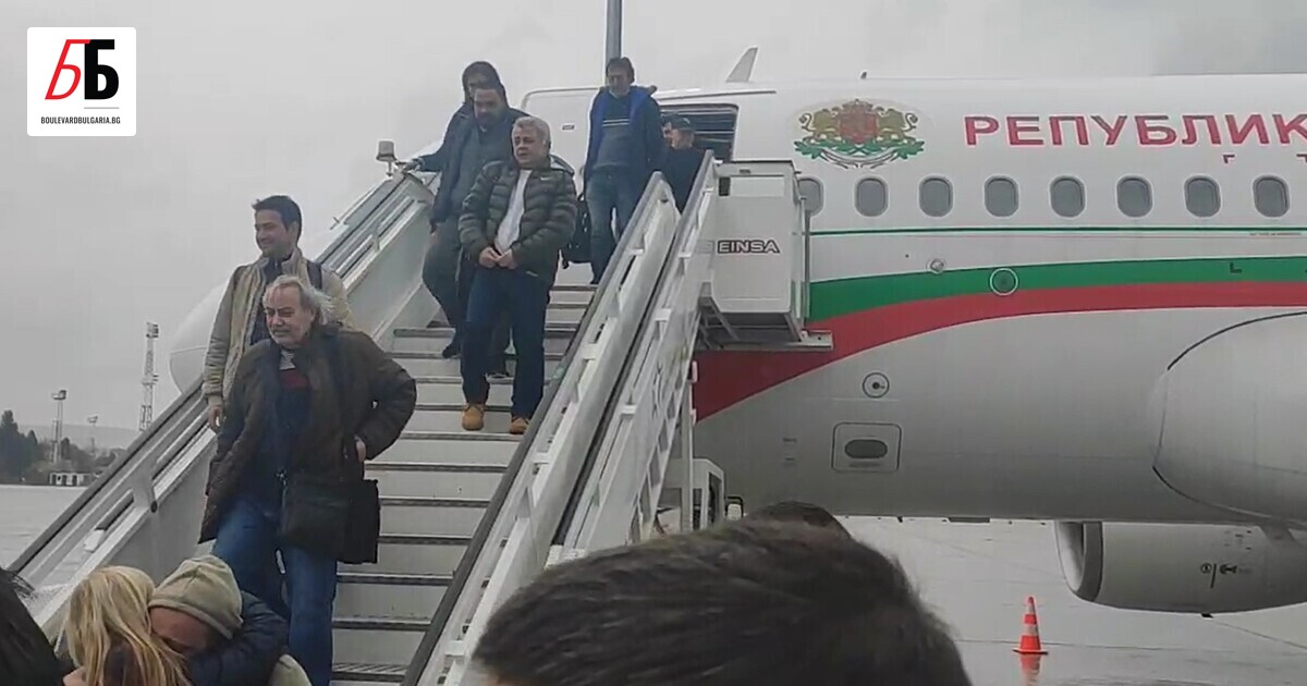 Моряците от кораба Царевна“ пристигнаха в България. Те бяха прибрани