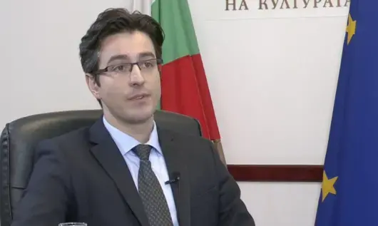Министърът на културата: Проф. Кадинов си подаде оставката, защото аз му я поисках