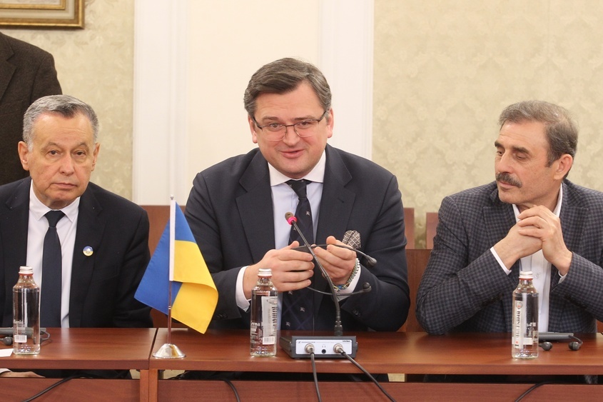 БСП се скри от среща с украинския външен министър Дмитро Кулеба