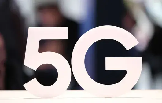 Конспирацията "коронавирус и 5G" e "опасна глупост"