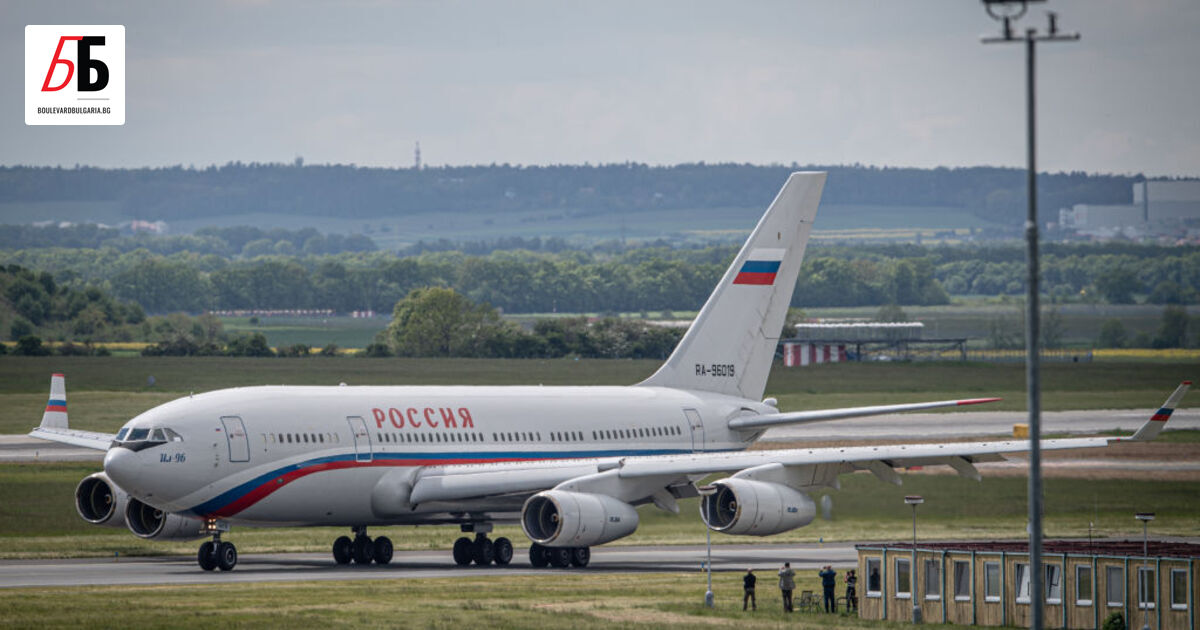Руски правителствен самолет Ил-96-300 е прелетял над българското въздушно пространство