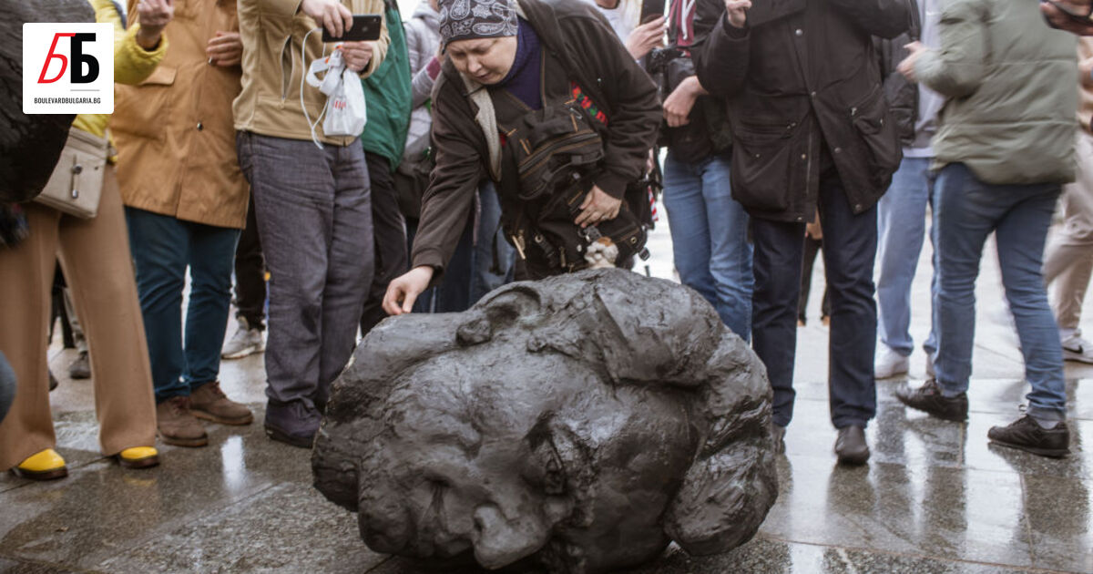 В продължение на десетилетия огромна арка на дружбата между съветските