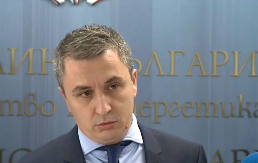"Безсрамници! Безродници!": Министърът на енергетиката от кабинета "Петков" избухна срещу служебния кабинет 