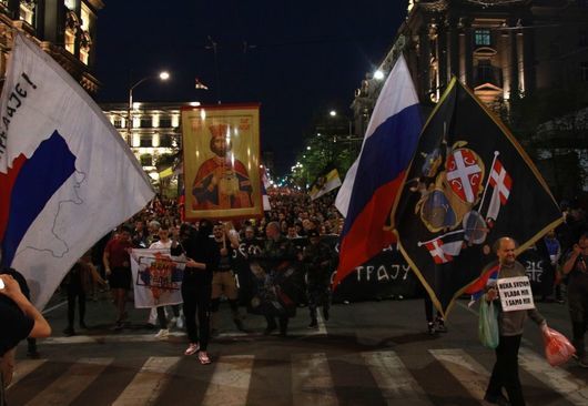 Сърбия е подложена на силен натиск от Запада заради традиционно близките