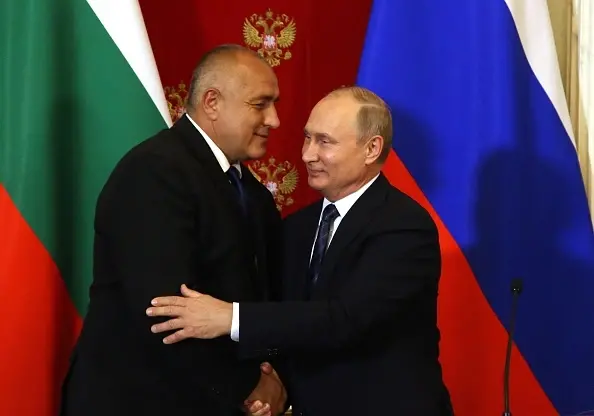 Борисов не бил подарил куче на Путин, той сам си го взел