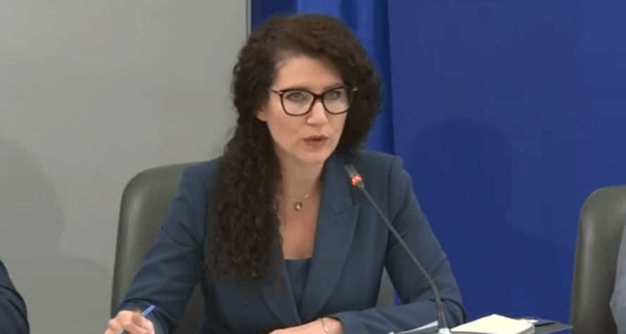 Калина Константинова сменя цялото ръководство на "БГ пощи"