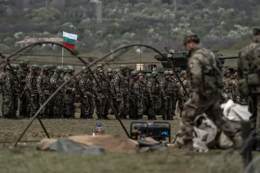 Военна помощ, но не с оръжия: Компромисът на 47 НС за подкрепата за Украйна