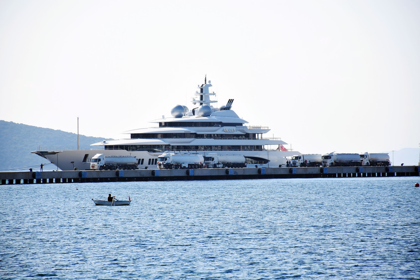 ФБР откри доказателства за престъпления на яхтата на деветия най-богат руснак