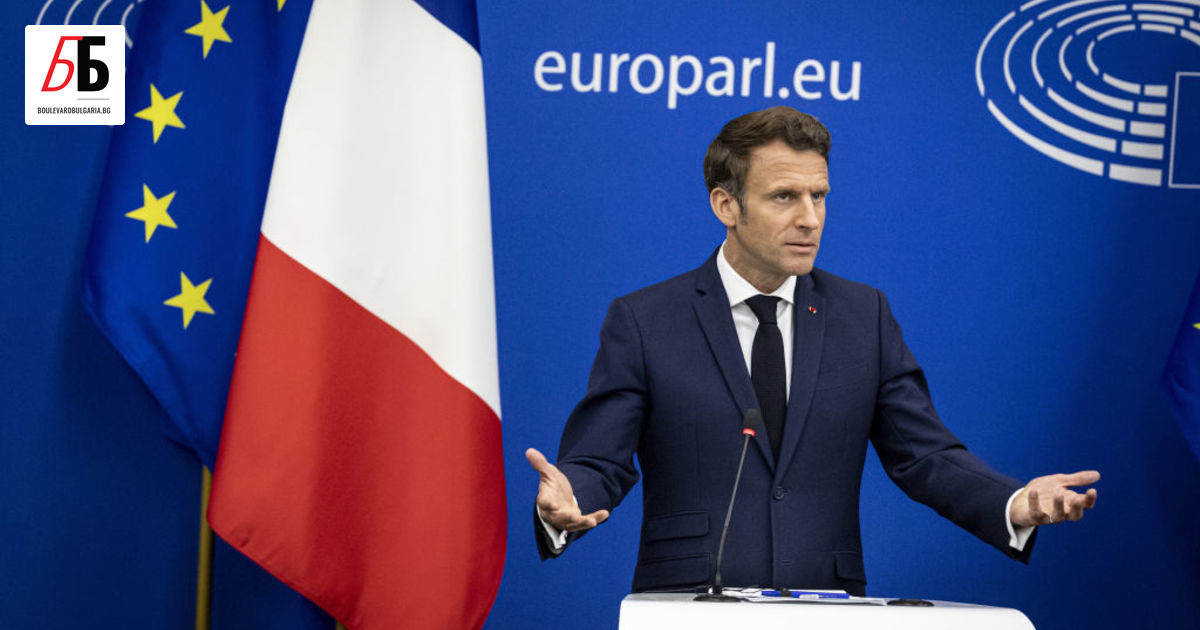 Френският президент Еманюел Макрон предупреди, че може да минат десетилетия