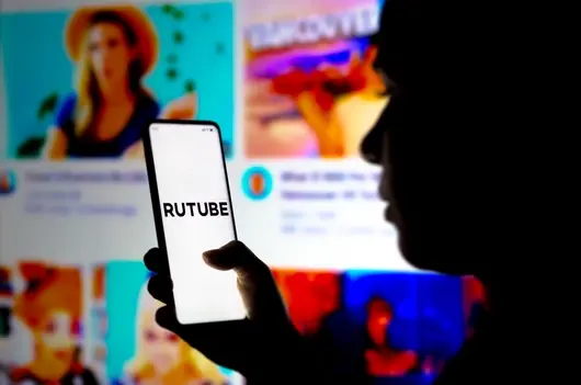 Руската имитация на YouTube, притежавана от "Газпром", изчезна след хакерска атака 
